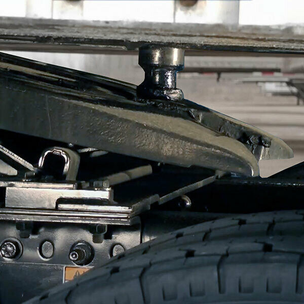 A trailer parked too high to reach the kingpin plate