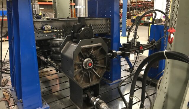 Link Test lab testing an auxiliary suspension